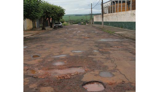 Foto-1---Rua-antes-do-recape